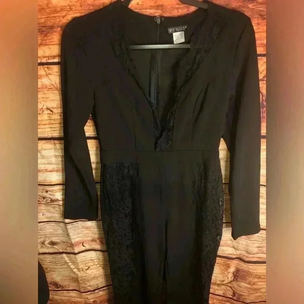 💃🏻🔥Black Lace accent Jumpsuit💃🏻🔥